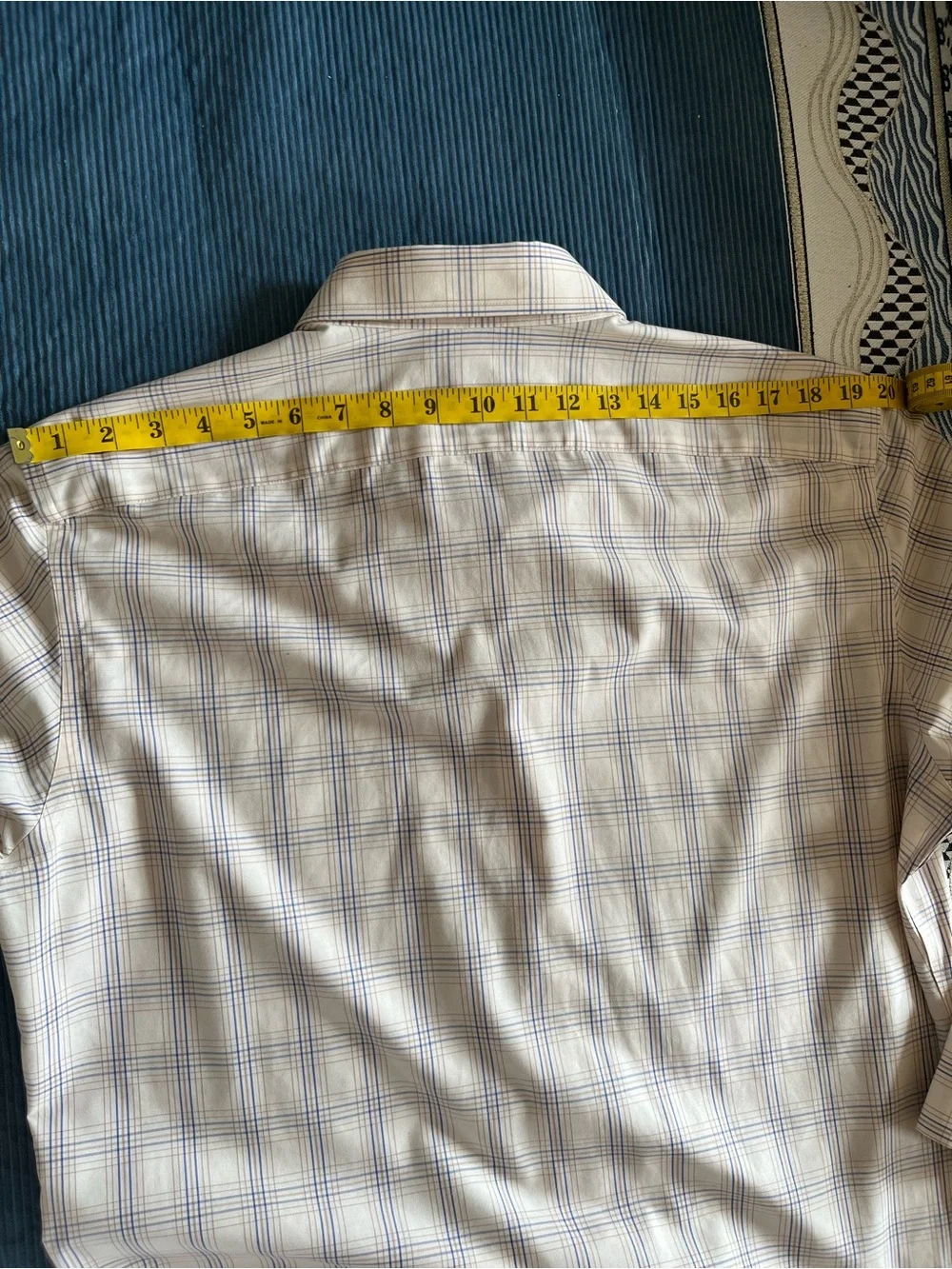 Banana Republic Men's cream and Blue Plaid Dress Shirt